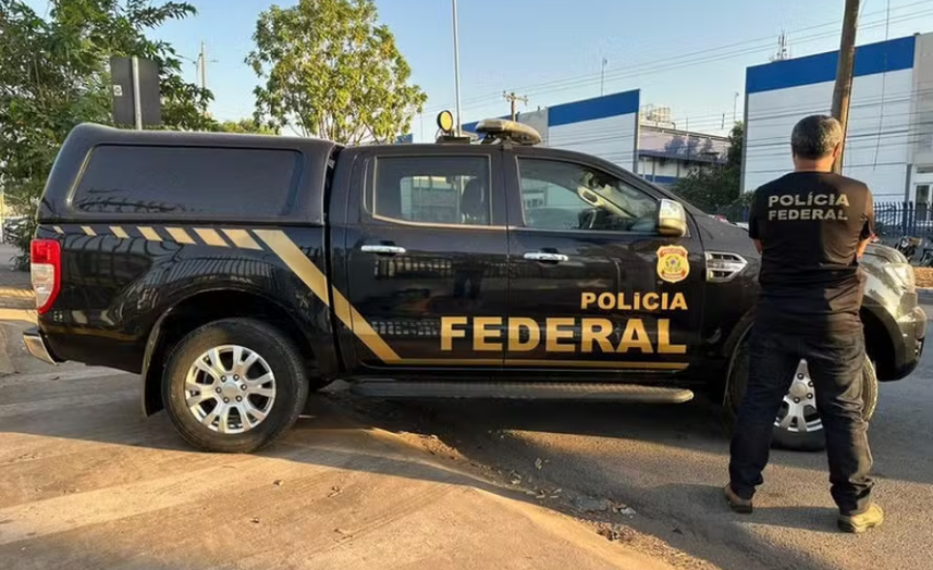 Polícia Federal mira esquema de migração irregular e cumpre mandados em Governador Valadares (MG)