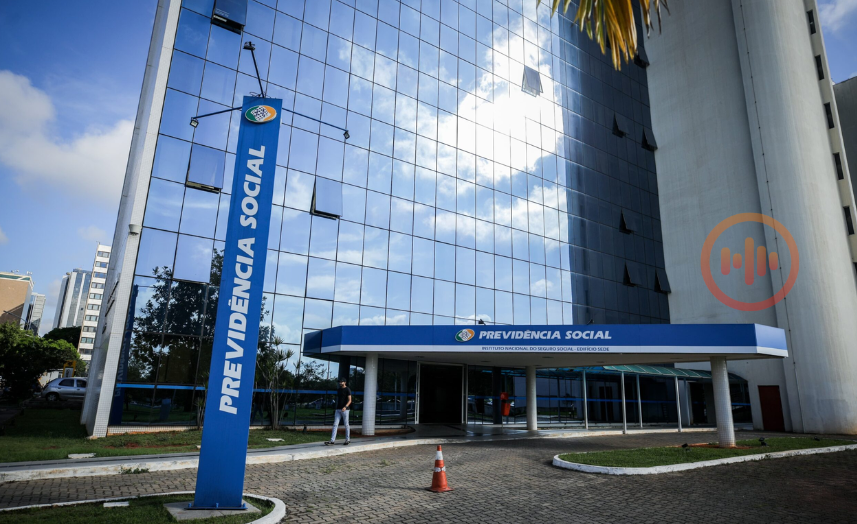 Lei é sancionada e proíbe descontos de mensalidades associativas em benefícios do INSS