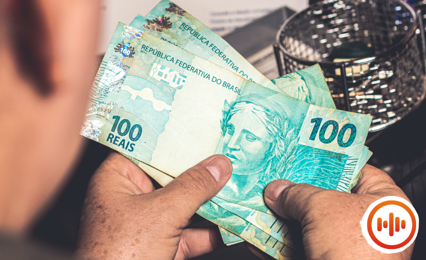 Brasileiros sacam mais do que investem na poupança em janeiro, aponta Banco Central