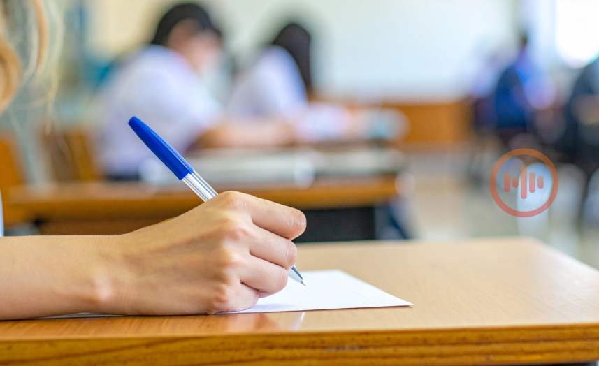 MEC vai avaliar impactos da restrição ao uso de celulares nas escolas