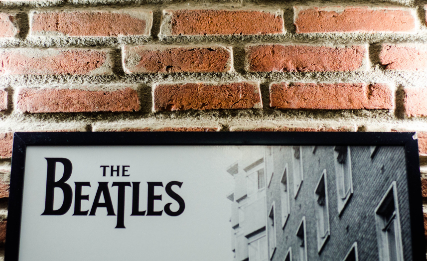 Fita demo com gravação inicial dos Beatles é encontrada e gera disputa judicial
