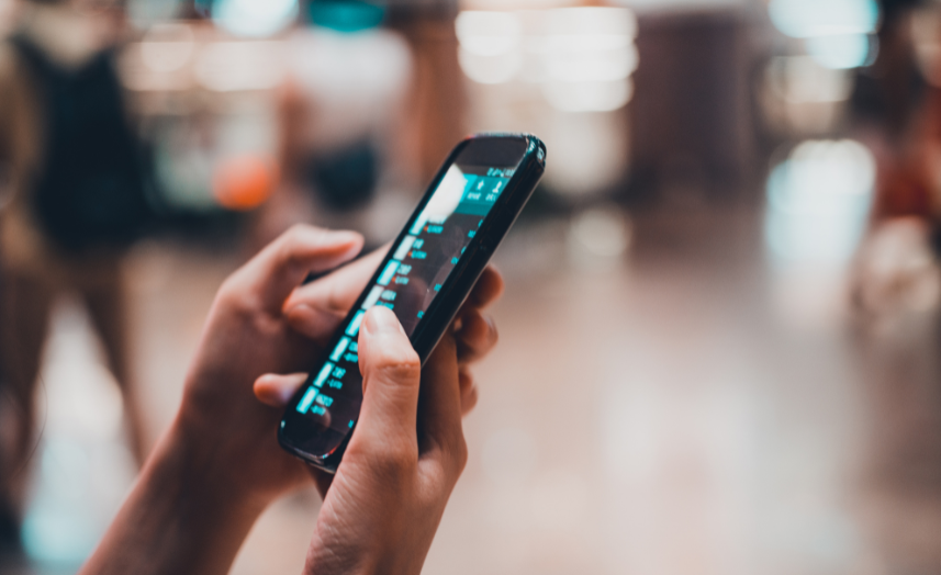 Google lança ferramenta com inteligência artificial para detectar ligações de golpistas no Android