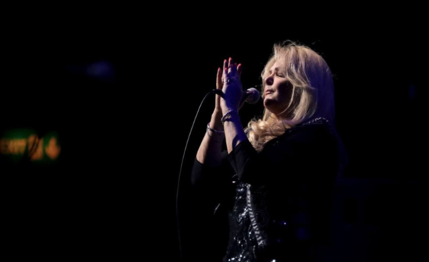 Cantora Bonnie Tyler morre aos 75 anos em Portugal após complicações médicas